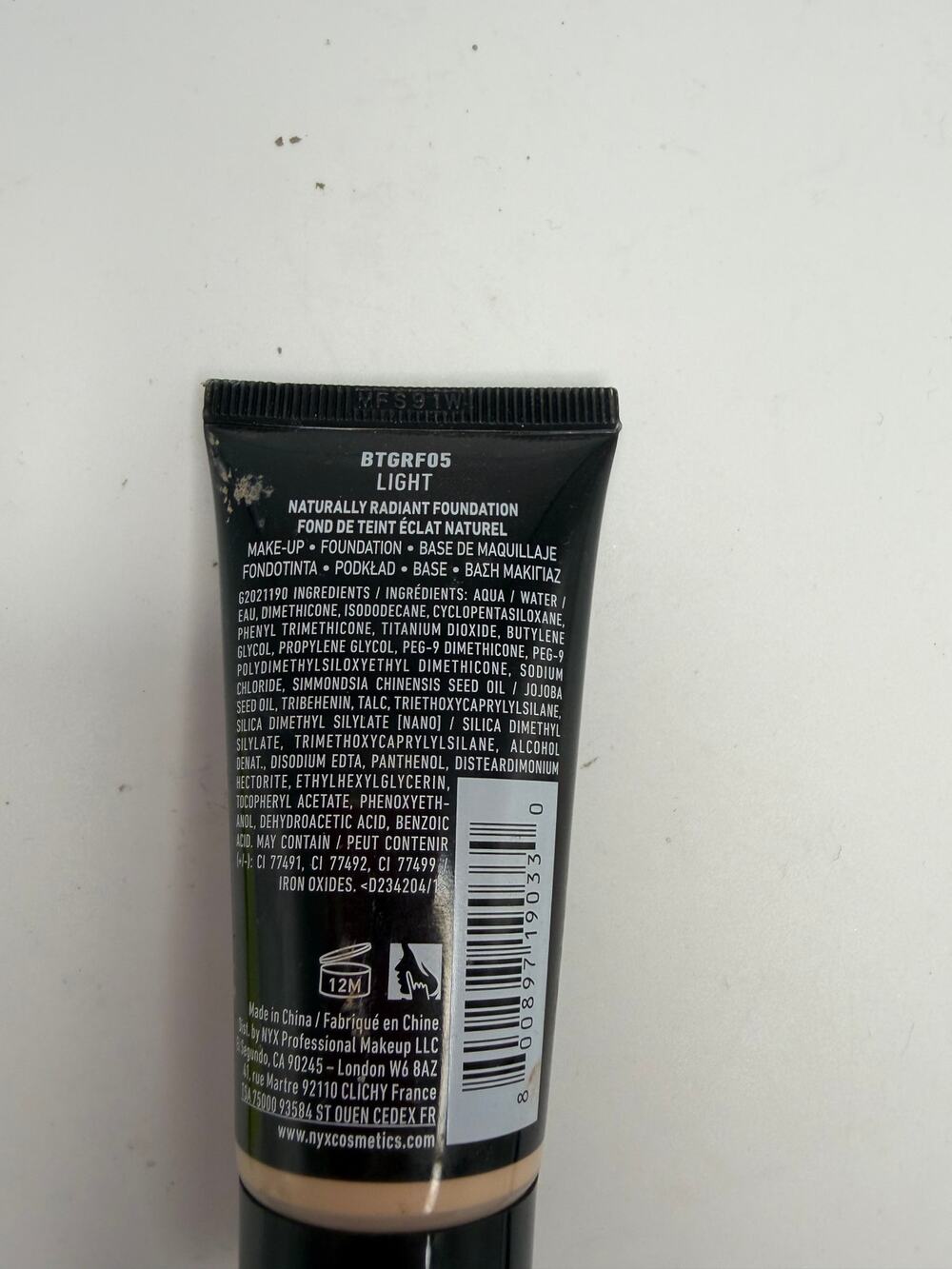 NYX Born To Glow Naturally Radiant Foundation Light BTGRF05 1.01 oz 30mL